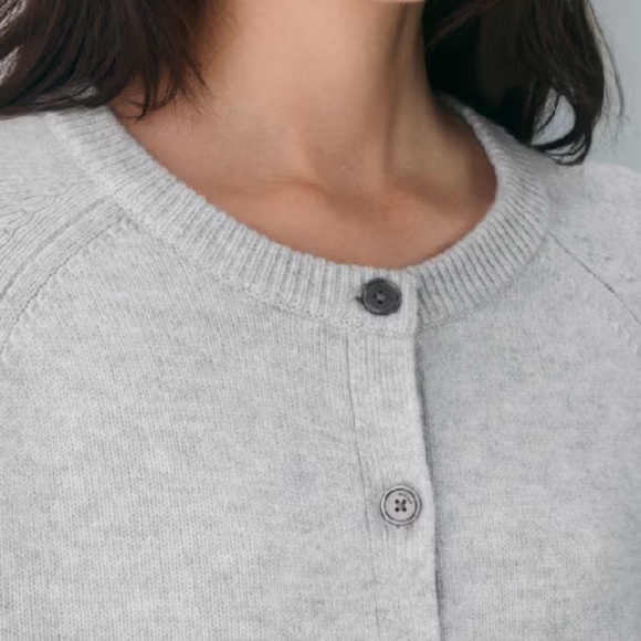 Aritzia London Wool Cashmere Cardigan. NWOT. - Picture 5 of 8